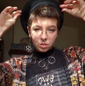 Meet your Posher, Madeline